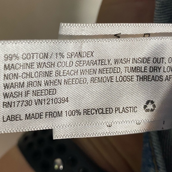 Universal Thread Vintage Bermuda Blue Denim Shorts, Size 12/31R - Picture 5 of 5